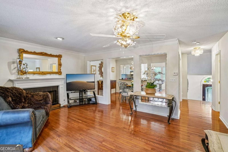 Photo 8 of 3736 E Bay Street