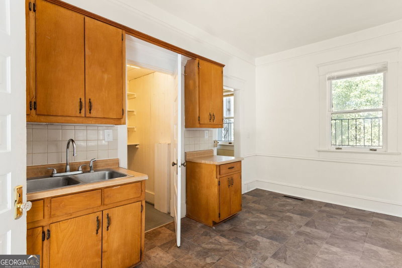 Photo 16 of 120 S Candler Street