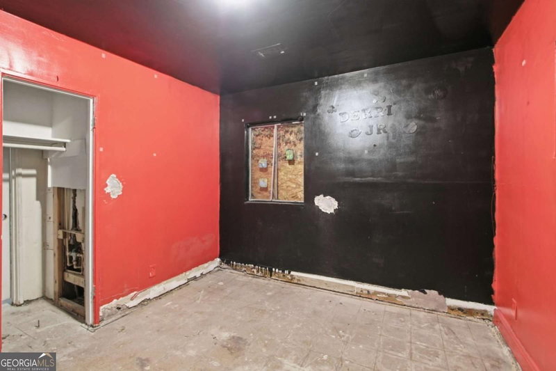 Photo 13 of 2079 Woodberry Avenue