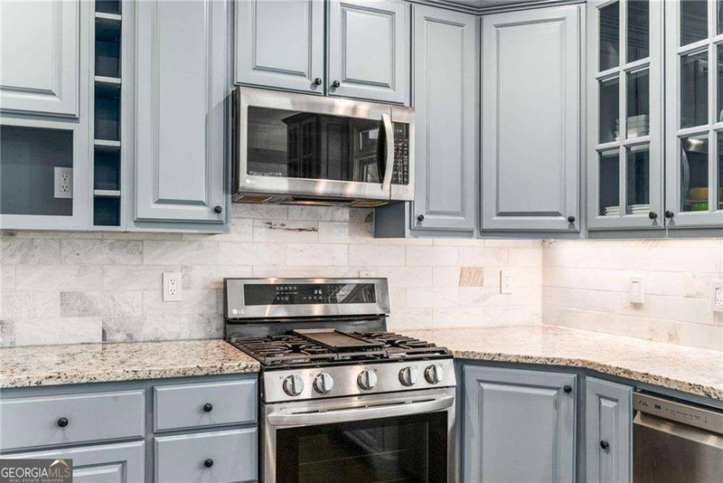 Photo 13 of 220 Milano Drive SW