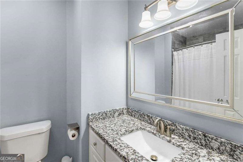 Photo 24 of 220 Milano Drive SW