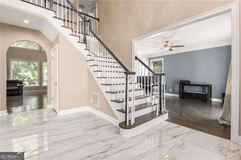 Photo 35 of 220 Milano Drive SW