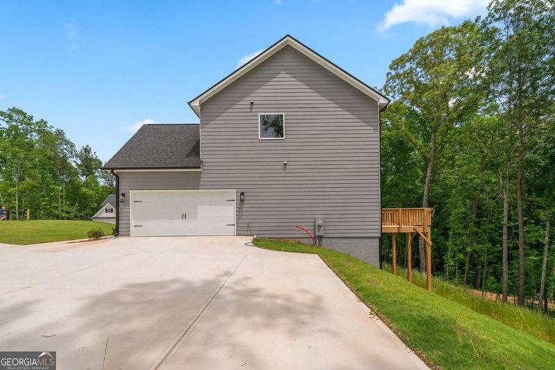 Photo 4 of 500 BENSON MEADOWS Drive