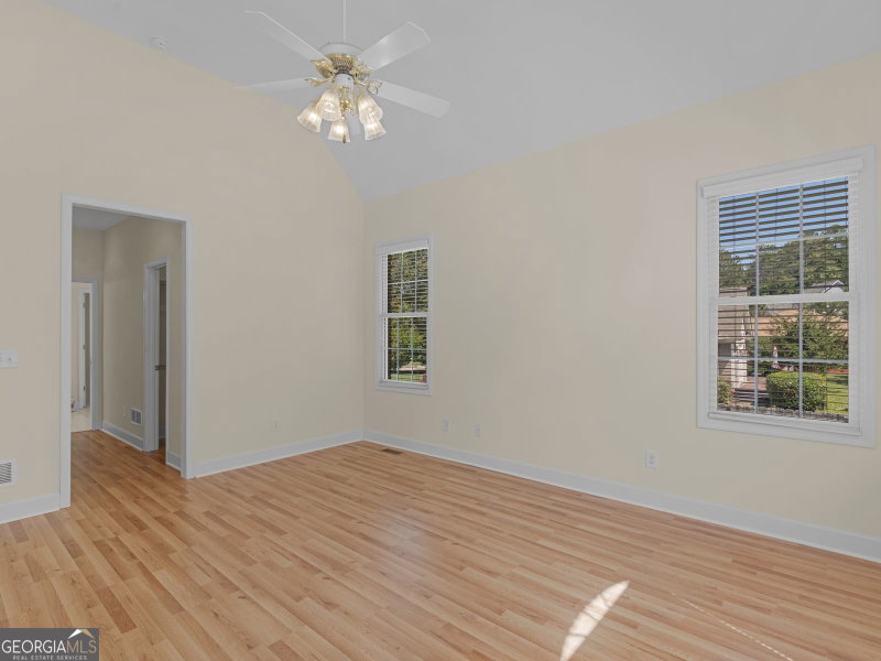Photo 19 of 214 Cheshire Drive