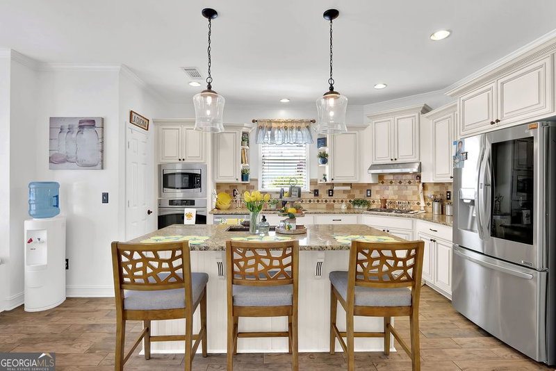 Photo 17 of 704 Highland Ridge Pointe