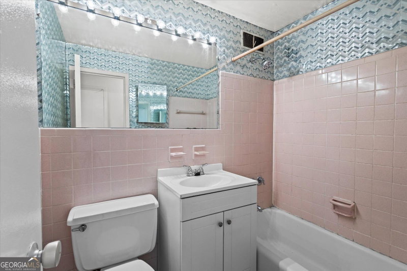 Photo 22 of 215 Piedmont Avenue NE #702