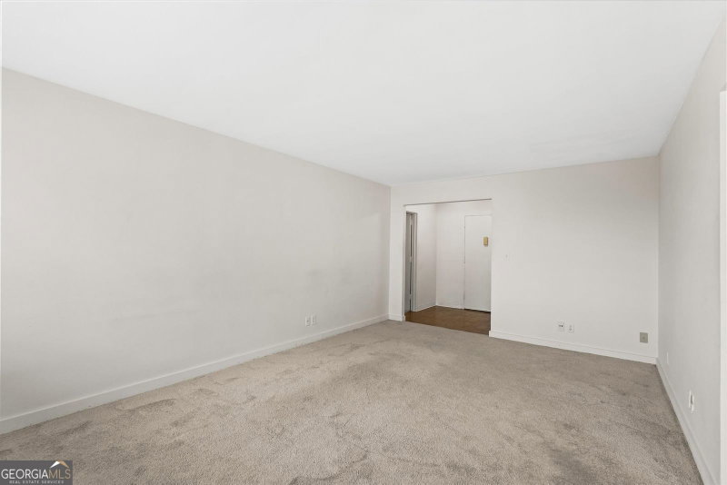 Photo 7 of 215 Piedmont Avenue NE #702