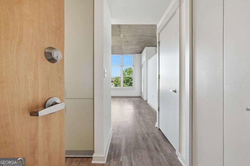 245 N HIGHLAND Avenue NE #402