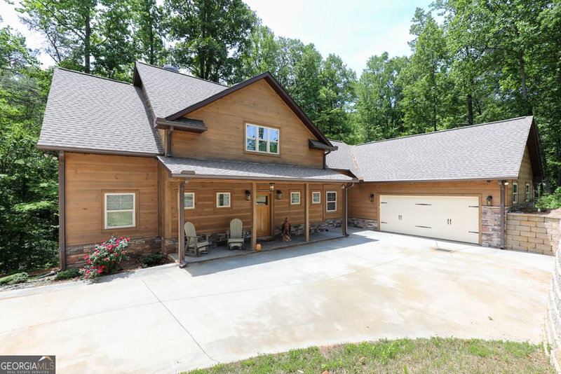 990 Yonah Lake Drive