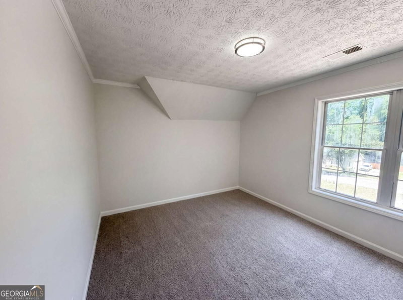 Photo 13 of 722 Ridgetop Road