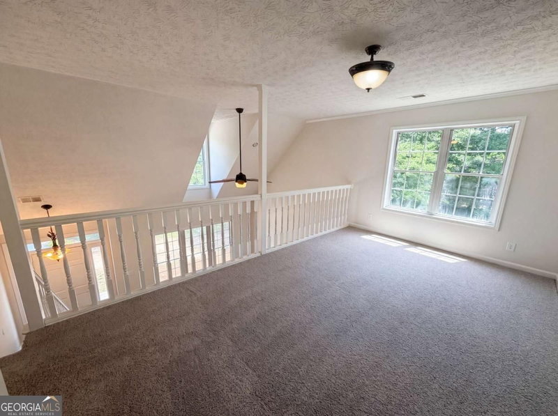 Photo 10 of 722 Ridgetop Road