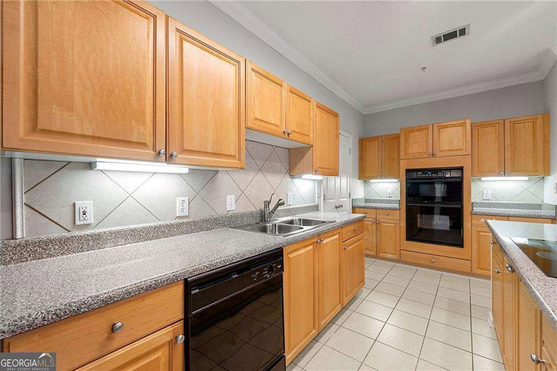 Photo 6 of 2015 Barrett Lakes Boulevard NW #415