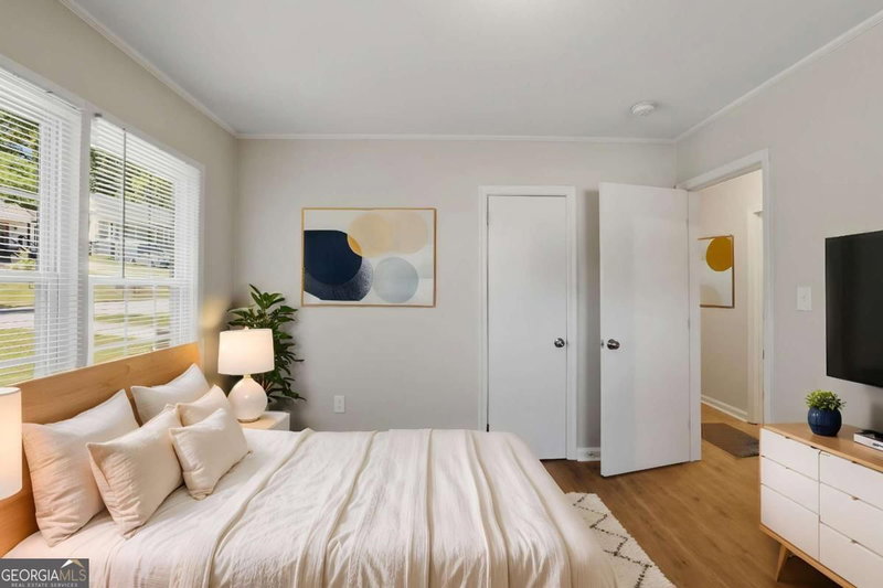 Photo 11 of 2666 Blount Street