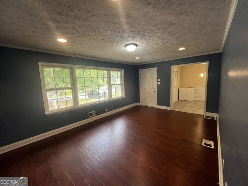 Photo 5 of 1314 Greenview Drive