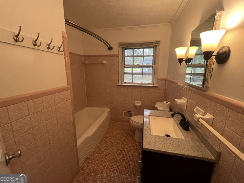 Photo 10 of 1314 Greenview Drive