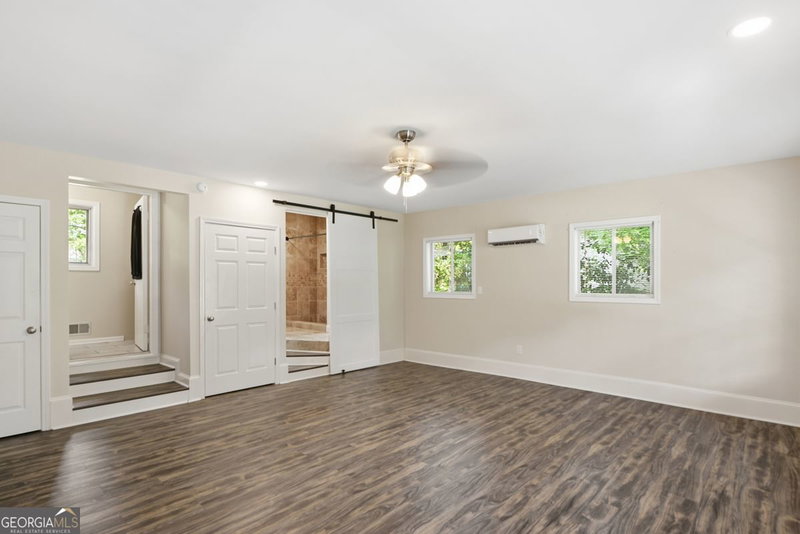 Photo 30 of 2801 Sagamore Hill Drive SE