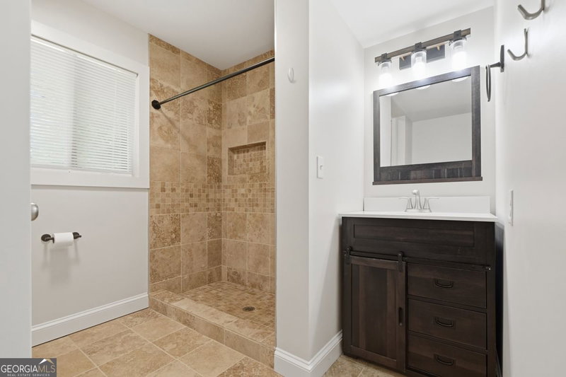 Photo 37 of 2801 Sagamore Hill Drive SE