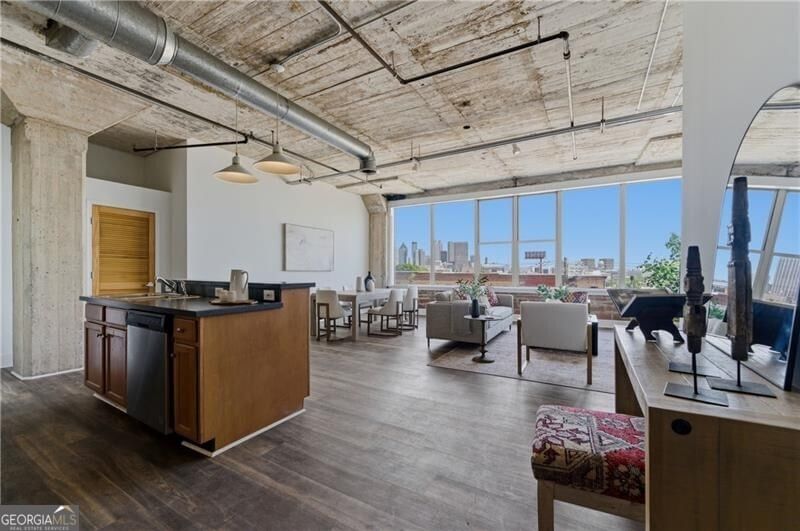 505 Whitehall Street SW #401