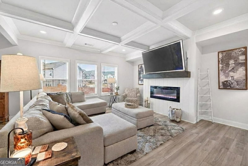 Photo 6 of 4615 Silver Oak Drive SW