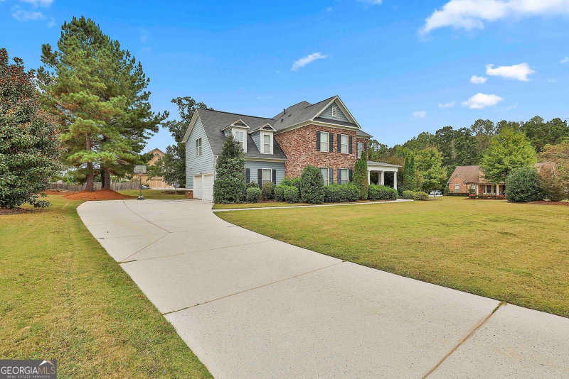 Photo 3 of 105 Delamere Place