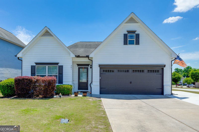 381 Eagles Bluff Way