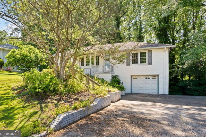 Photo 2 of 3366 Woodview Drive SE
