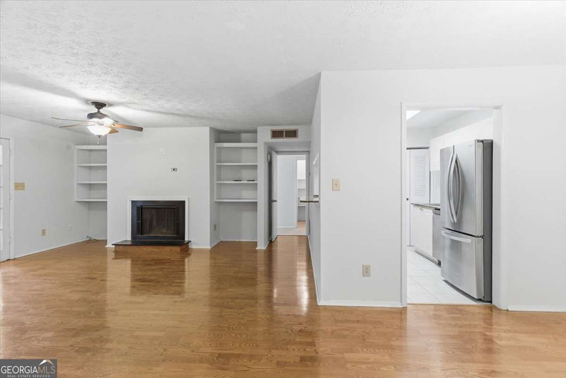 Photo 8 of 1011 Summit North Drive NE #1011