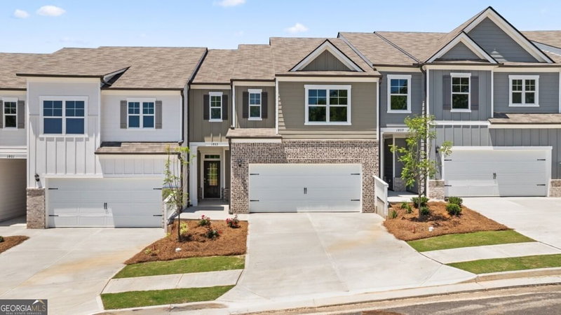 1805 Meadow Green Circle, Gainesville