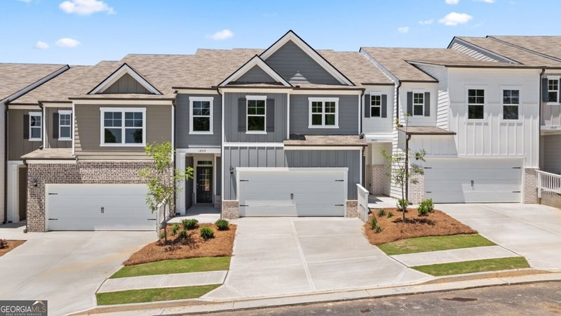 1809 Meadow Green Circle, Gainesville