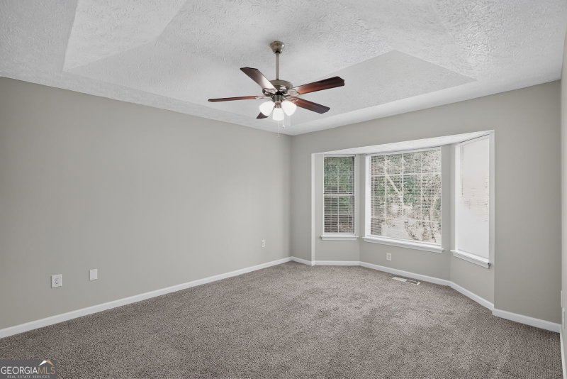 Photo 17 of 5303 Greenway Drive