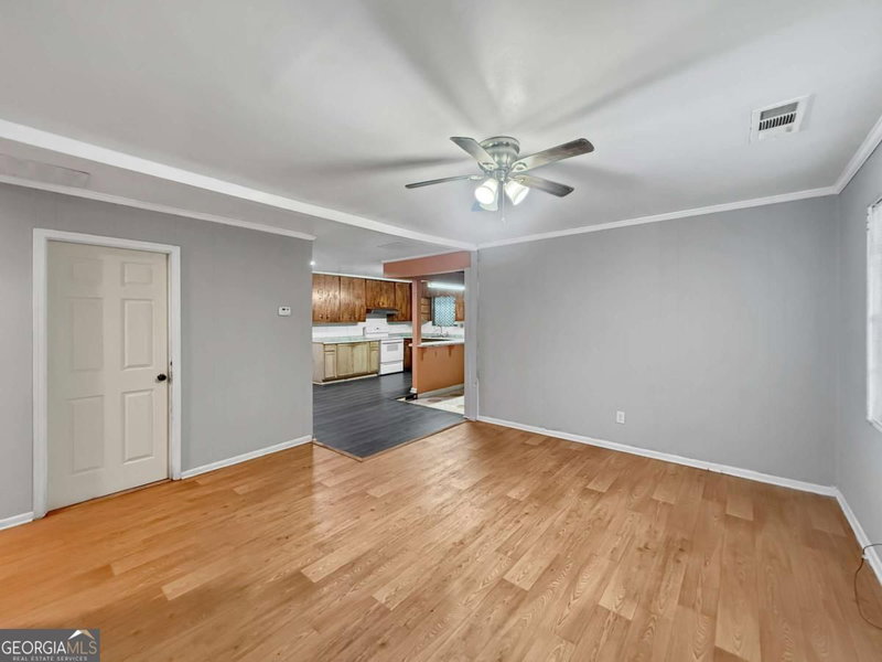 Photo 3 of 2228 Lee Street