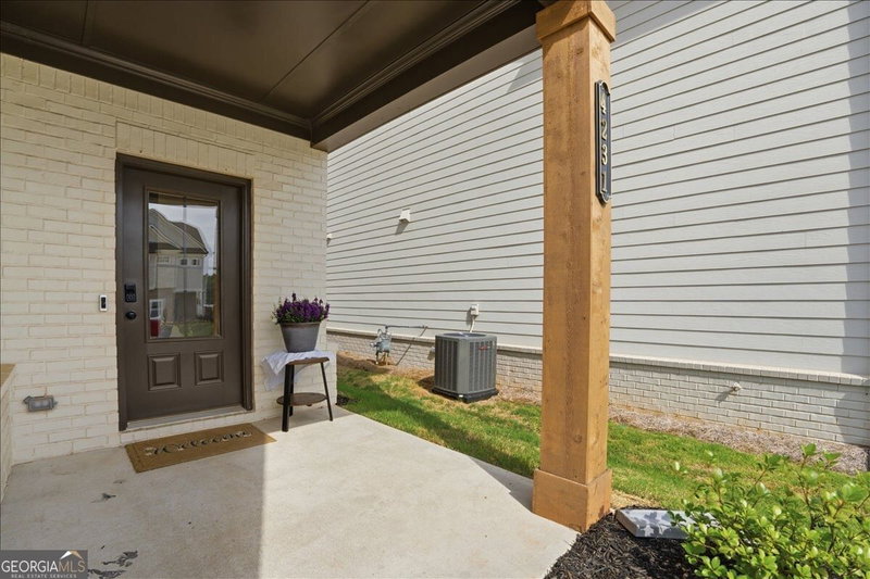 Photo 11 of 4231 Portsbrook Avenue