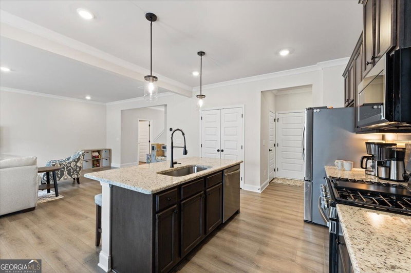 Photo 41 of 4231 Portsbrook Avenue