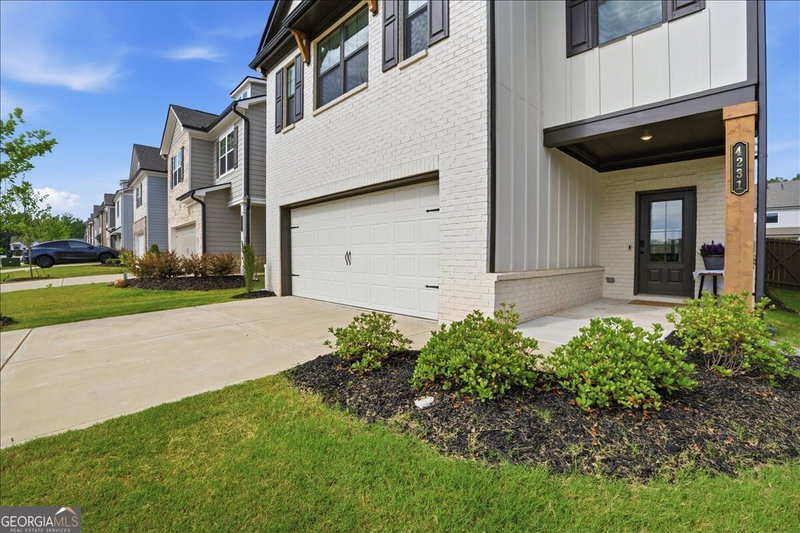 Photo 10 of 4231 Portsbrook Avenue