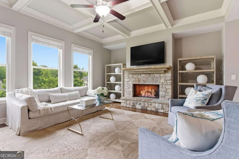 Photo 4 of 4010 Pinebrook Circle