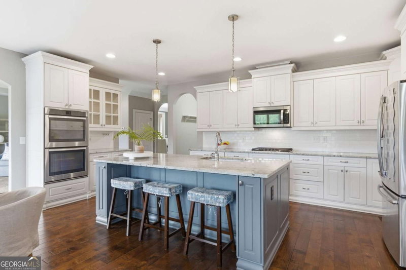 Photo 5 of 4010 Pinebrook Circle