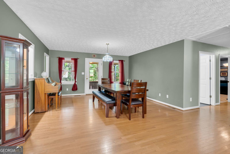 Photo 11 of 79 Wisteria Cove Estate