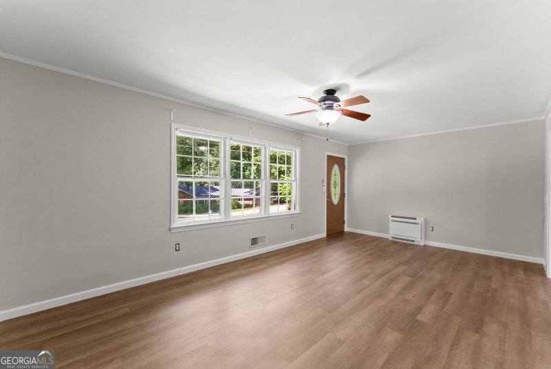 Photo 10 of 546 Barron Drive