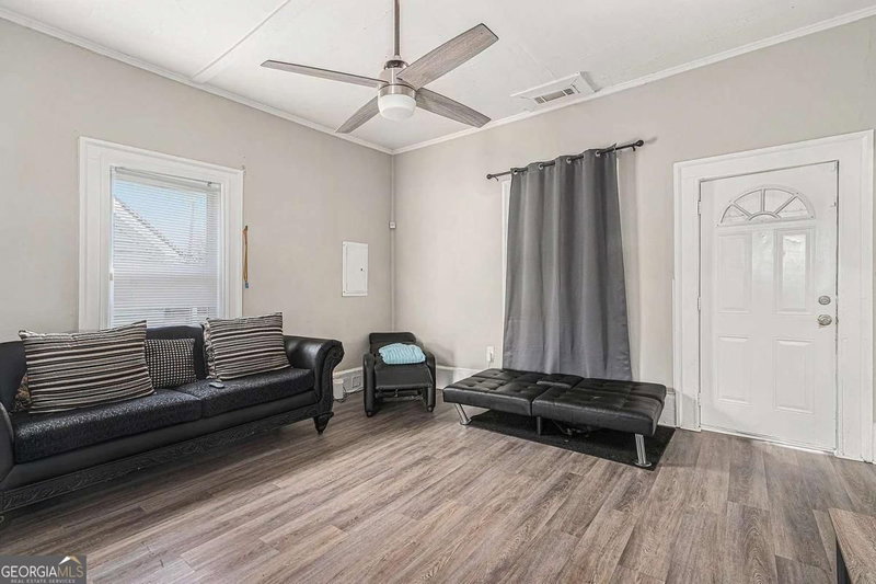Photo 5 of 441 W Cherry Street