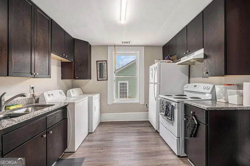 Photo 8 of 441 W Cherry Street
