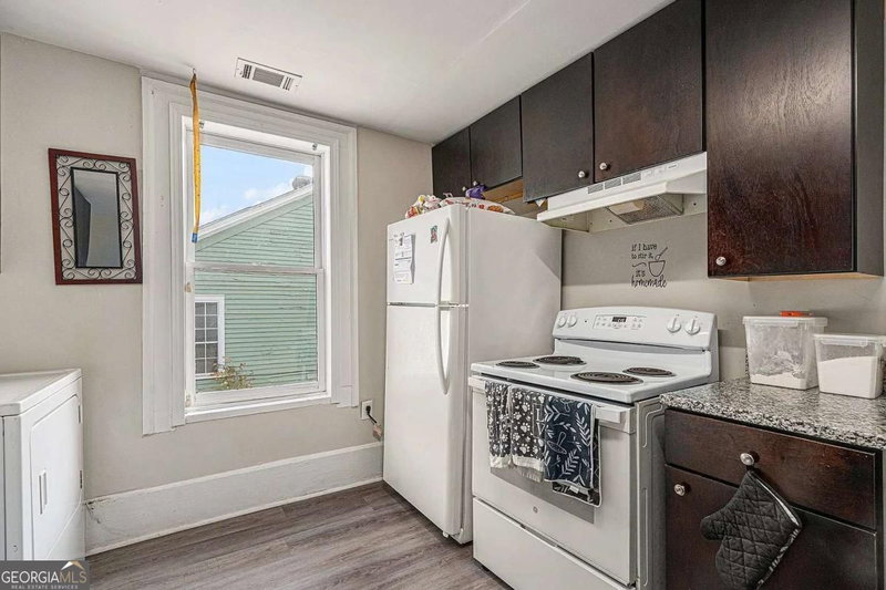 Photo 10 of 441 W Cherry Street