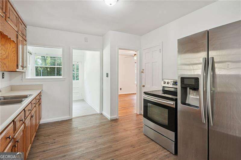 Photo 6 of 30 Woodlawn Avenue