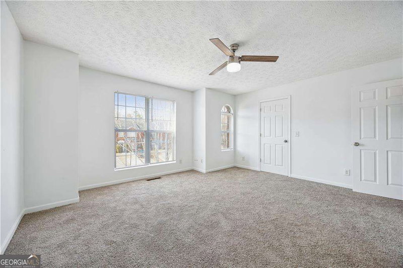 Photo 11 of 5547 Strathmoor Manor Circle