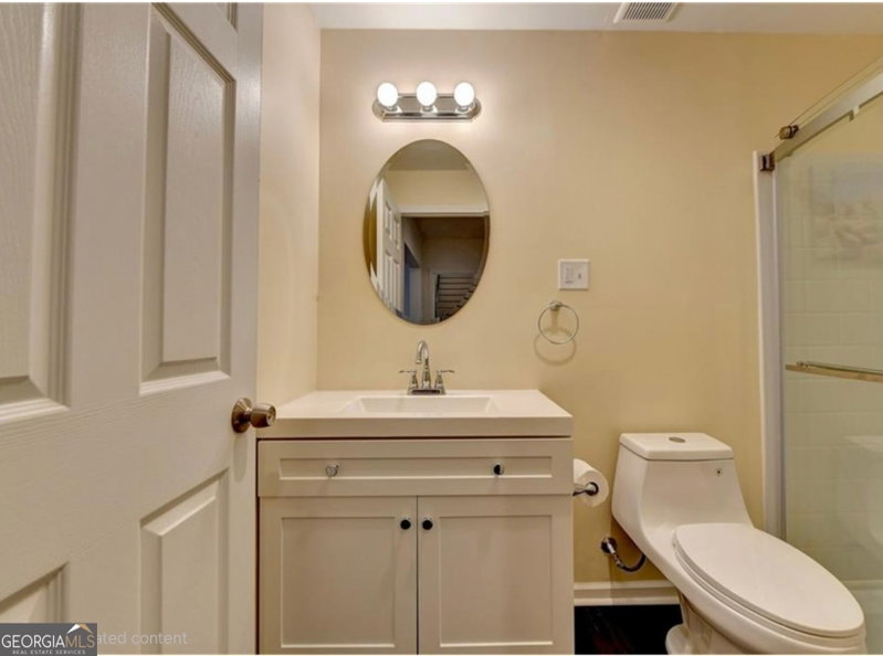 Photo 11 of 1376 Castleberry Drive