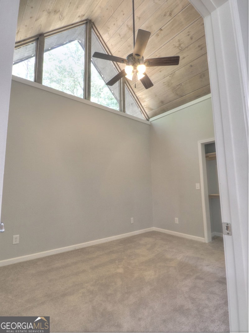 Photo 16 of 172 Beacon Hill Drive