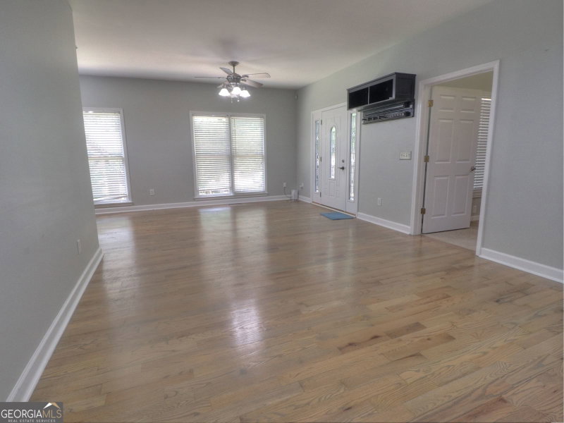 Photo 5 of 172 Beacon Hill Drive
