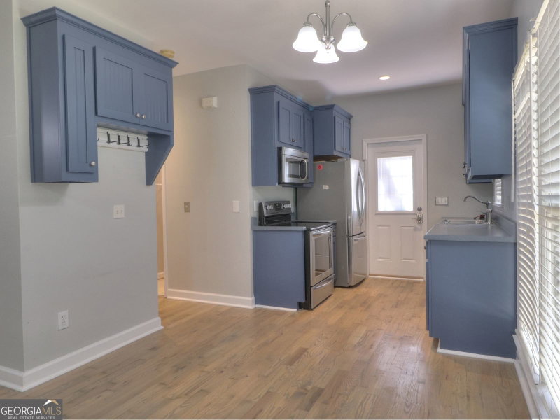 Photo 9 of 172 Beacon Hill Drive
