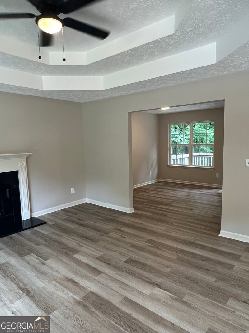 Photo 4 of 4622 Middleboro Lane