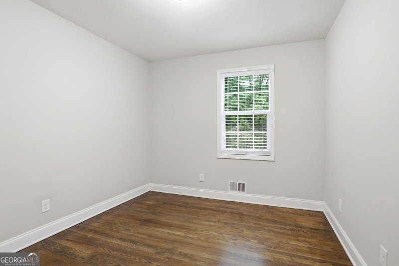 Photo 16 of 2590 Mcglynn Drive