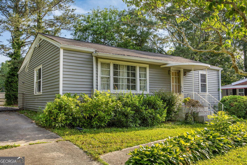 Photo 3 of 2090 Verbena Street NW